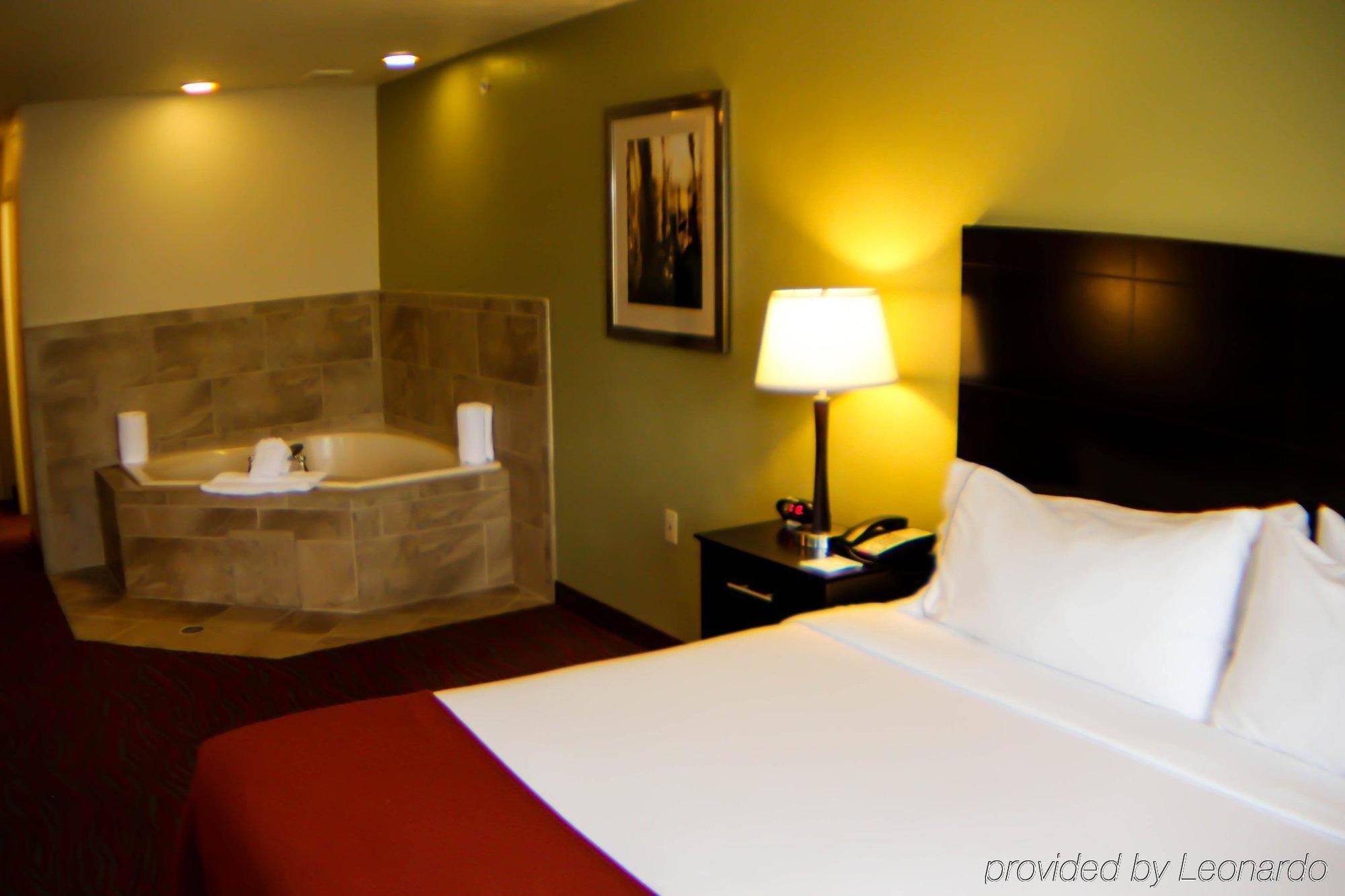 Holiday Inn Express & Suites Indianapolis North - Carmel By Ihg Eksteriør bilde