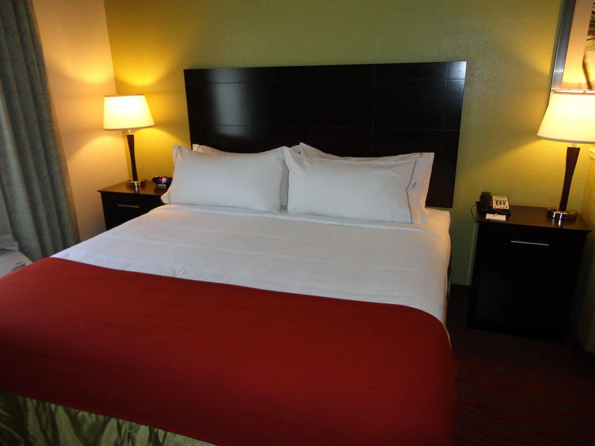 Holiday Inn Express & Suites Indianapolis North - Carmel By Ihg Eksteriør bilde